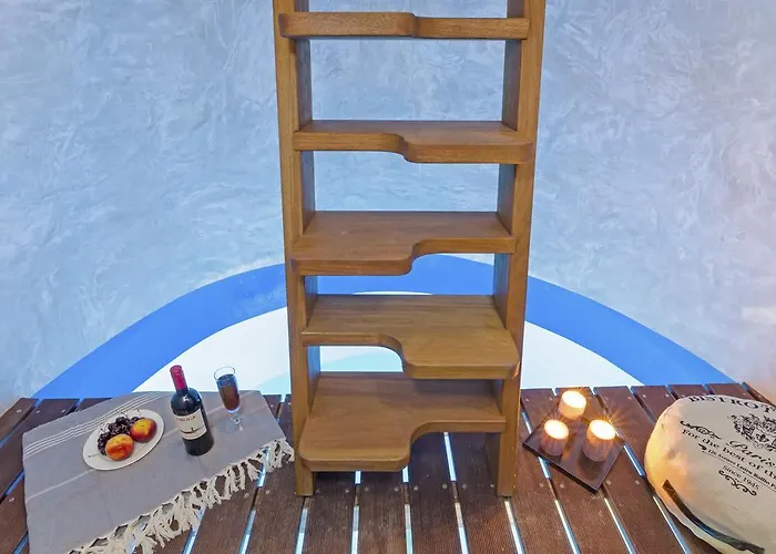 Tholos Deluxe House *