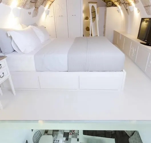 Tholos Deluxe House *